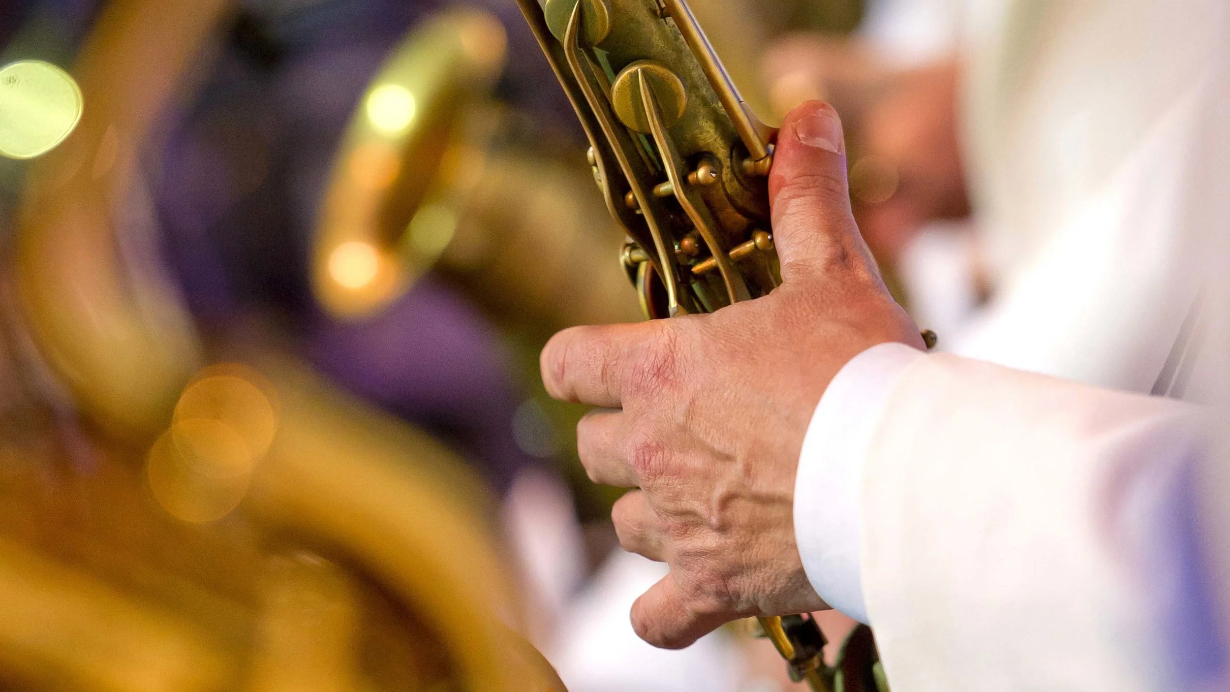 n027215_2024nov09_world_mickey-christmas-big-band_16-9.jpg