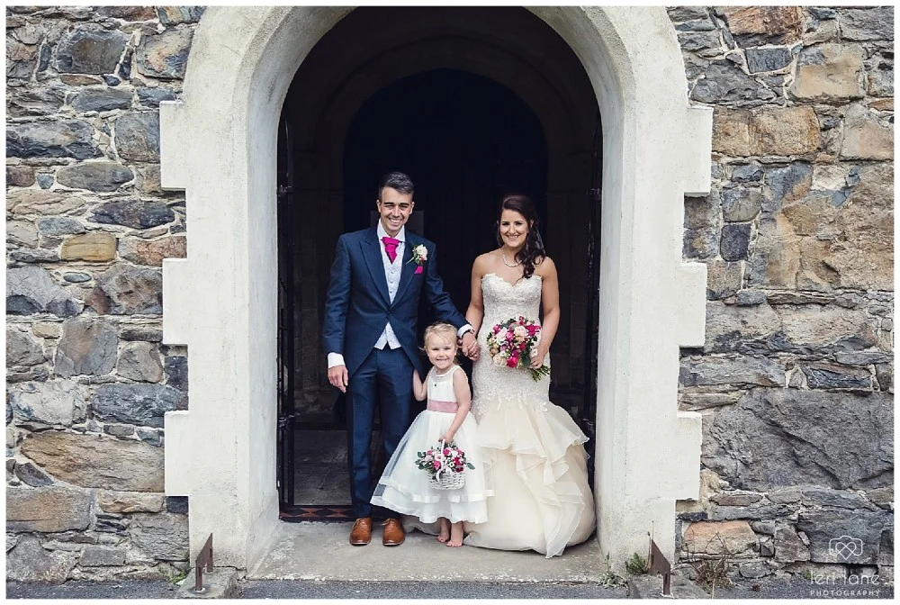 maesmawr-wedding-april-pink-bride-welsh-leri-lane-photography-21-1000x672.jpg