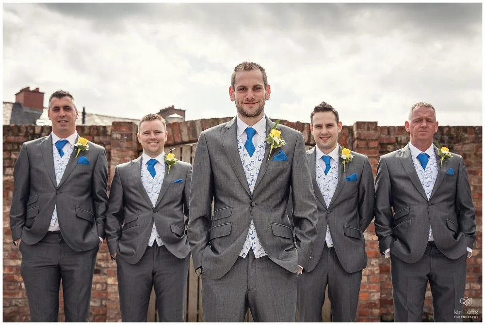 wedding_photography-bride-groom-mid-wales-leri-lane-elephant-and-castle-2018_003