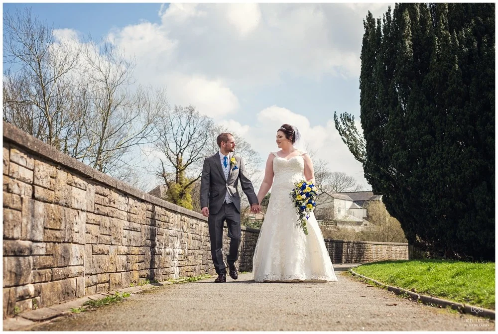 wedding_photography-bride-groom-mid-wales-leri-lane-elephant-and-castle-2018_013