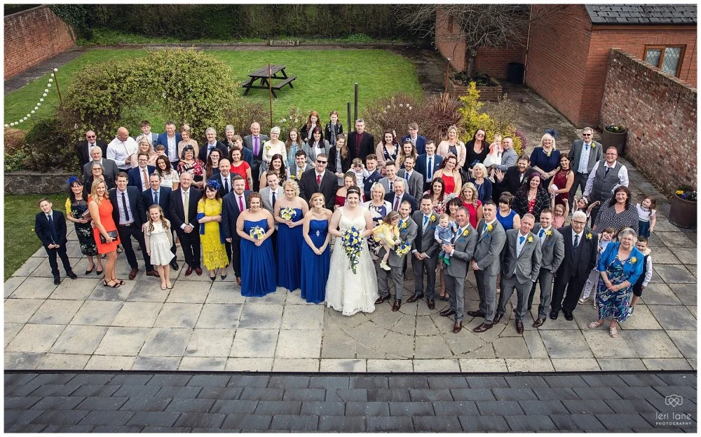 wedding_photography-bride-groom-mid-wales-leri-lane-elephant-and-castle-2018_020
