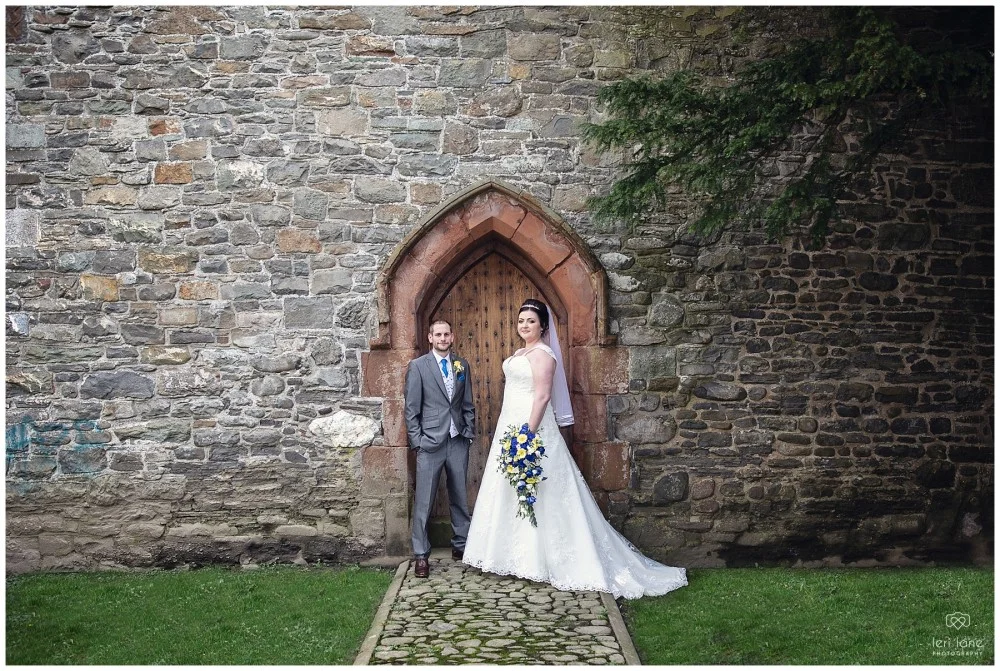 wedding_photography-bride-groom-mid-wales-leri-lane-elephant-and-castle-2018_021