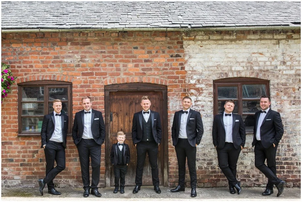 LeriLanePhotography_wedding_Elephant_castle_neetown_Mid_Wales_Photography_Chrissie_mathew-13