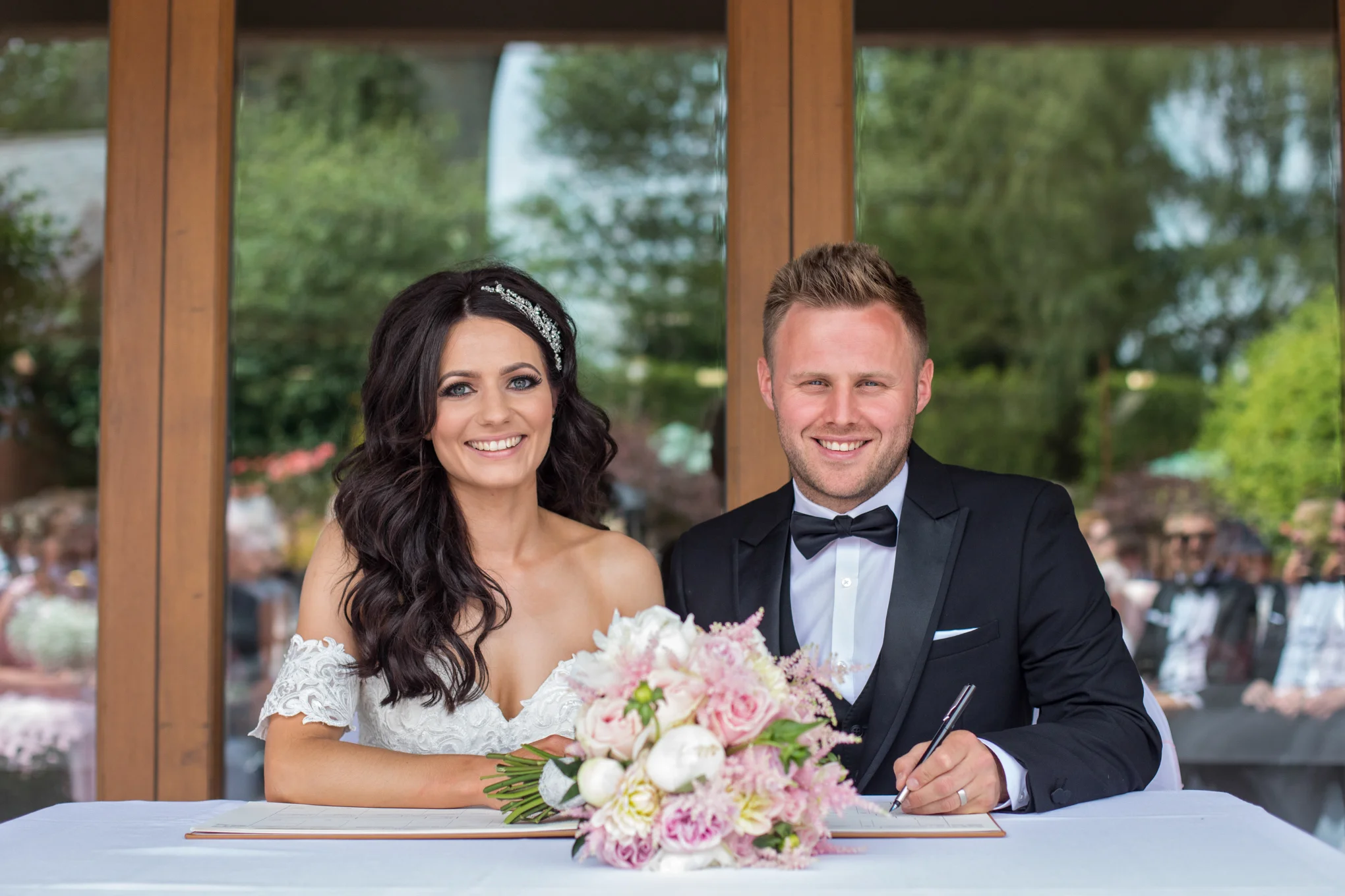 leri_lane_photography_wedding_mid_wales_shropshire_photography__Walcott_Plasdinam_LionQuays_Outdoor_Boho_Rustic_bride-22.jpg