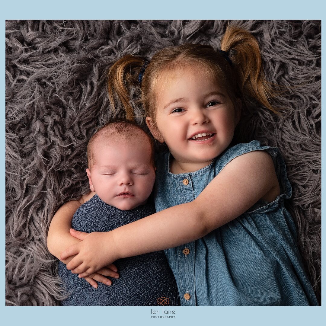 Ella returning with her gorgeous baby brother. 
Libby&amp;Ben You have mail!!! 🥰 
Lush to see your family grow with love and beautiful little people 💖💙 

#motherhood #boy #son #instagood #love #newborn #baby #babyboy #littleboy #instababy #newpare