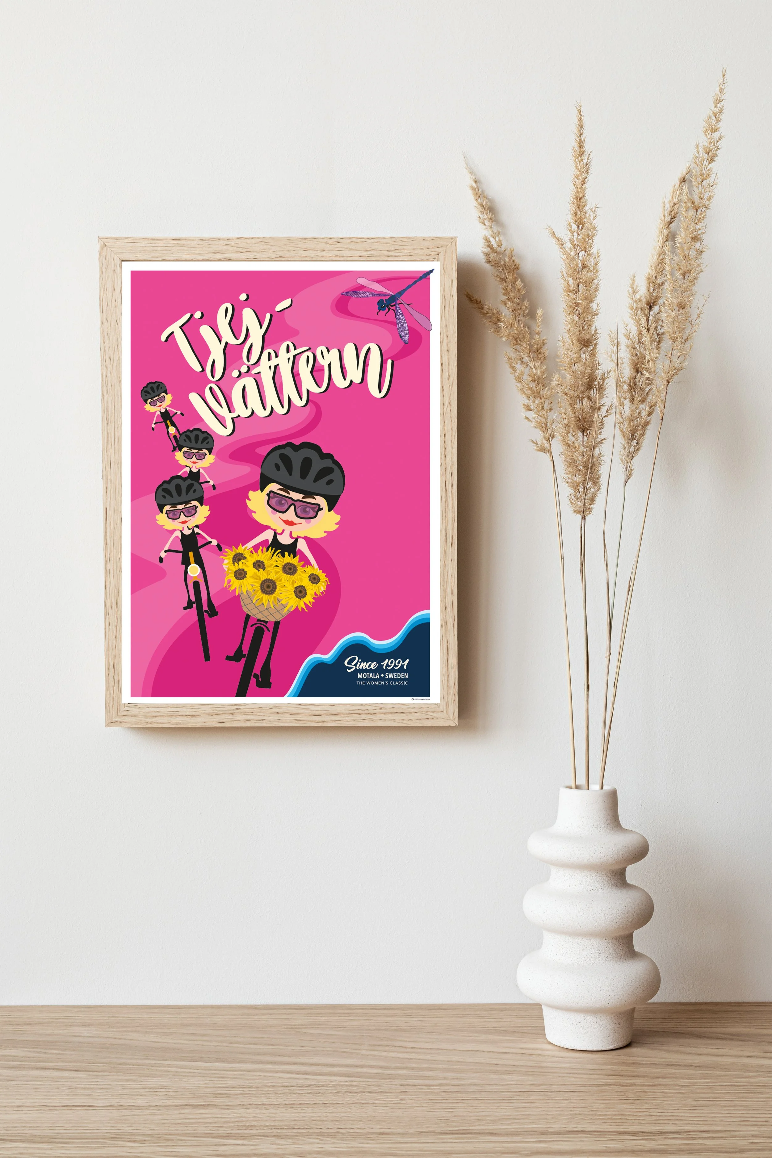 Frame on the Wall Mockup_Tjejvättern Dockquinnor.jpg