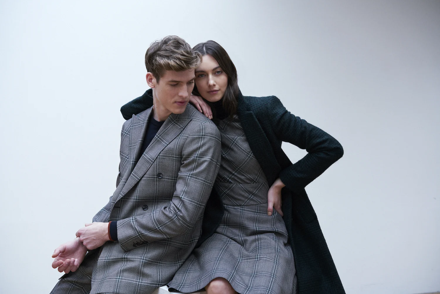 icon-artist-management-kristin-vicari-commissions-daks-aw18-lookbook-005.jpg