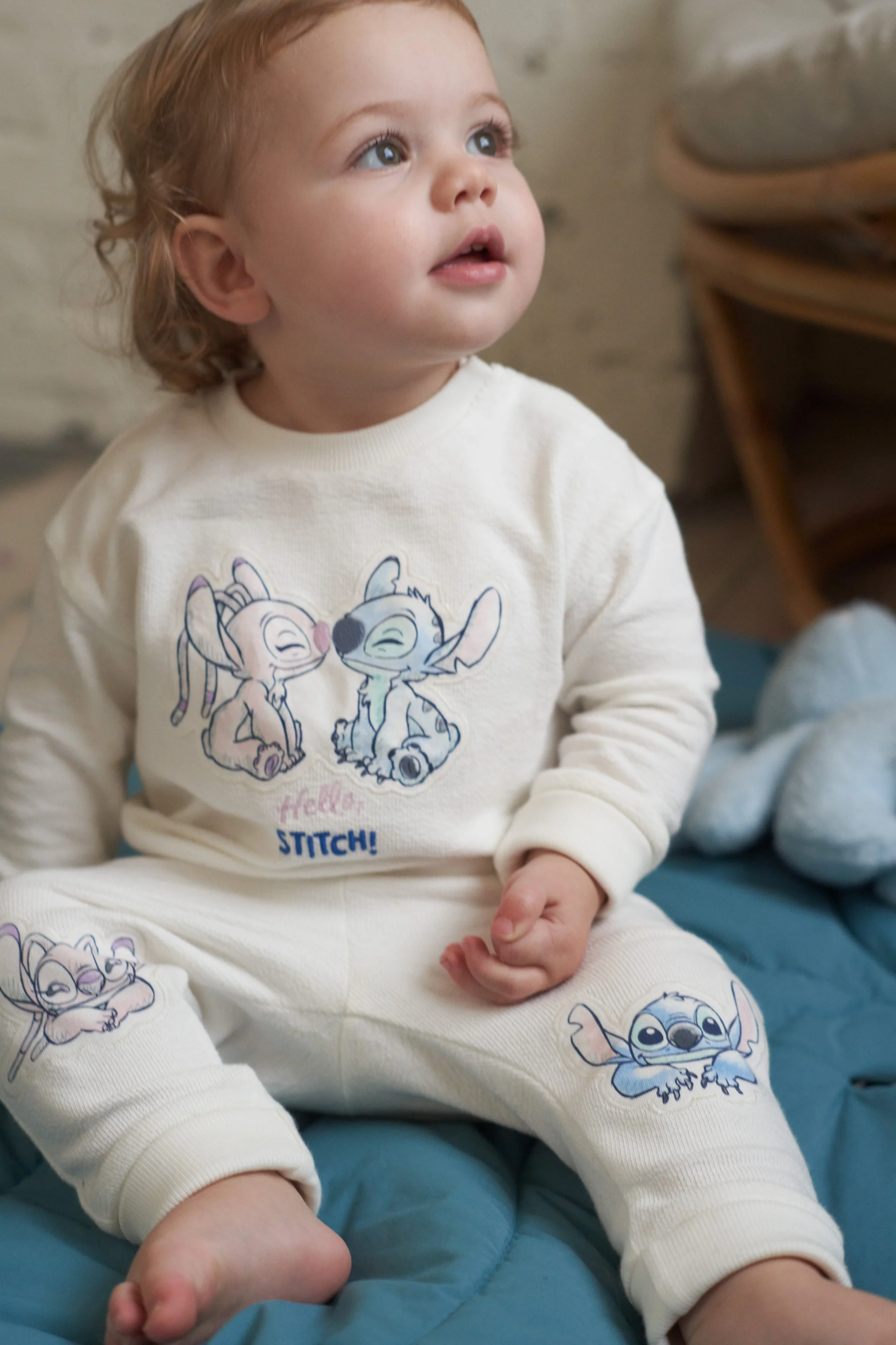 20231114_ExtCampaign_Newborn_Kidswear_Stitch_R OOMTOGROWLEISURESET_Shot009_Broll_127_300DPI.jpg