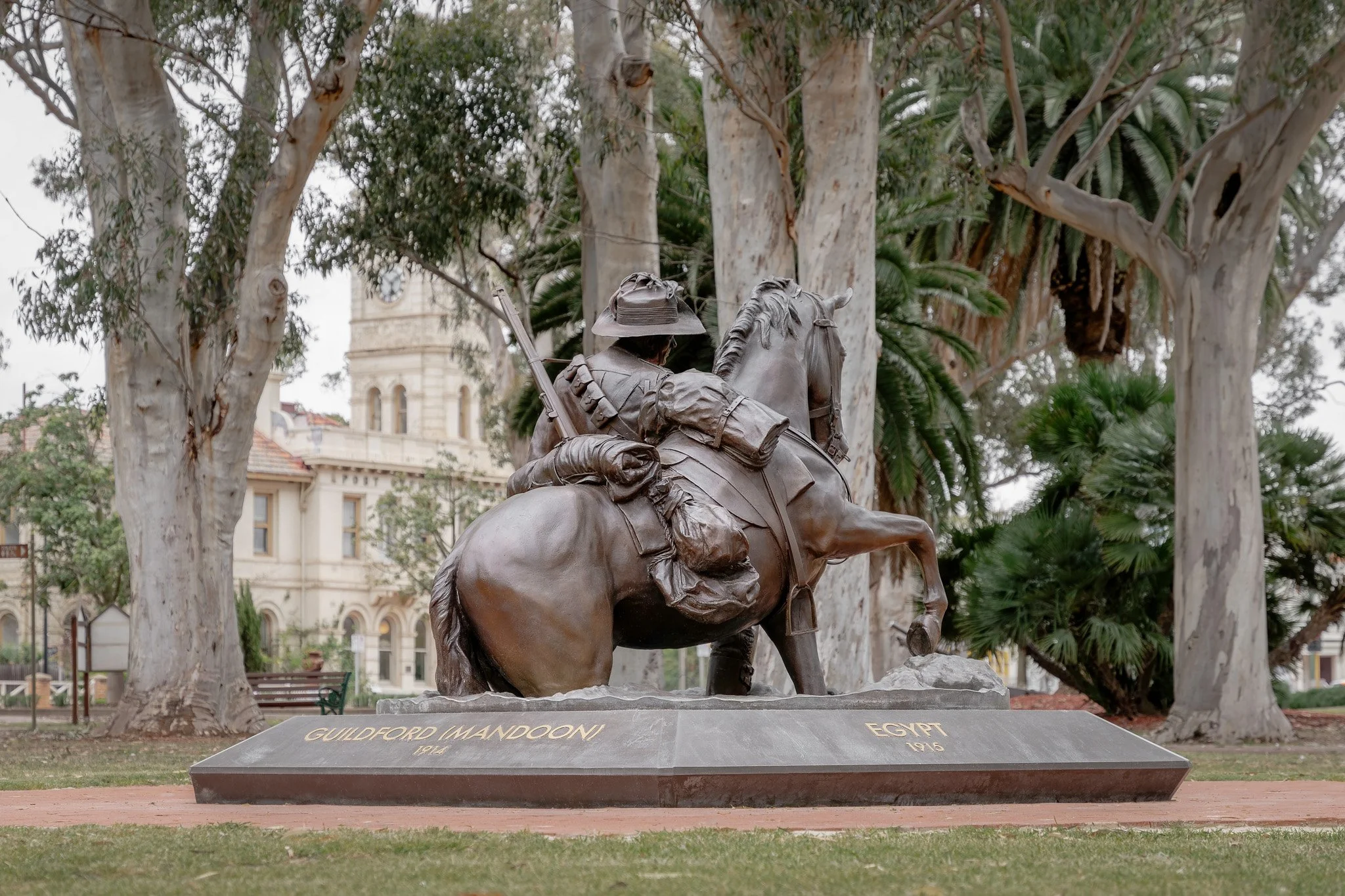 DEVES_ROBB_STIRLING SQUARE_0373_web.jpg