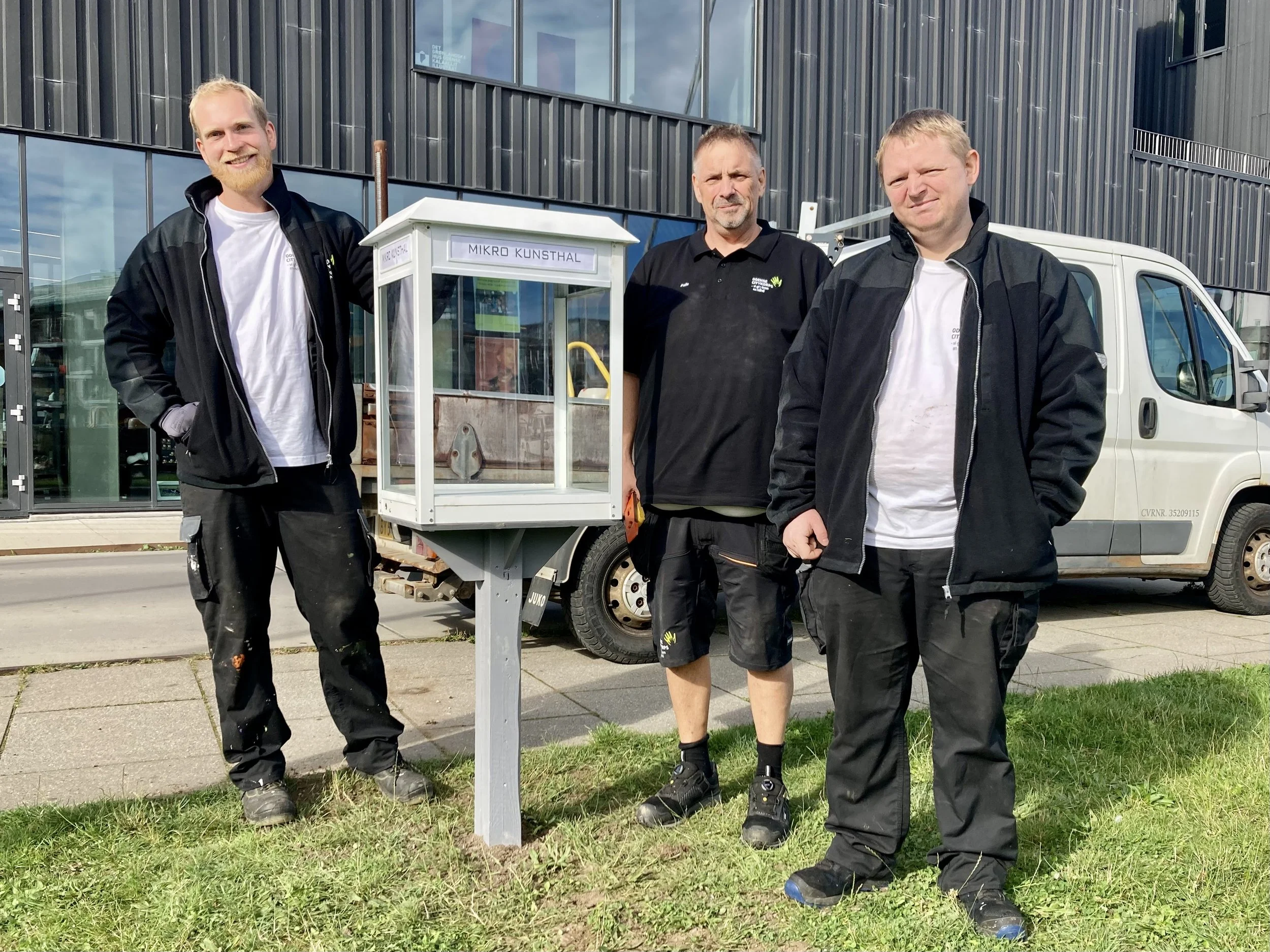  The fantastic crew from the Odense Municipality that installed the gallery. 