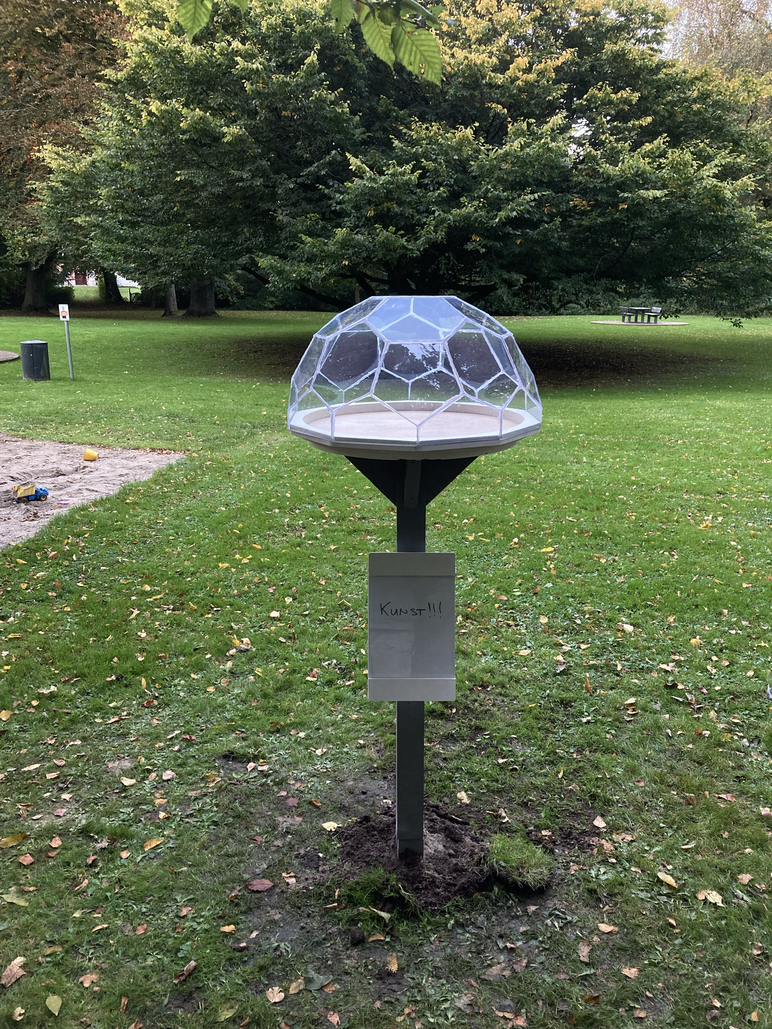 Geodesic dome - Skibhus