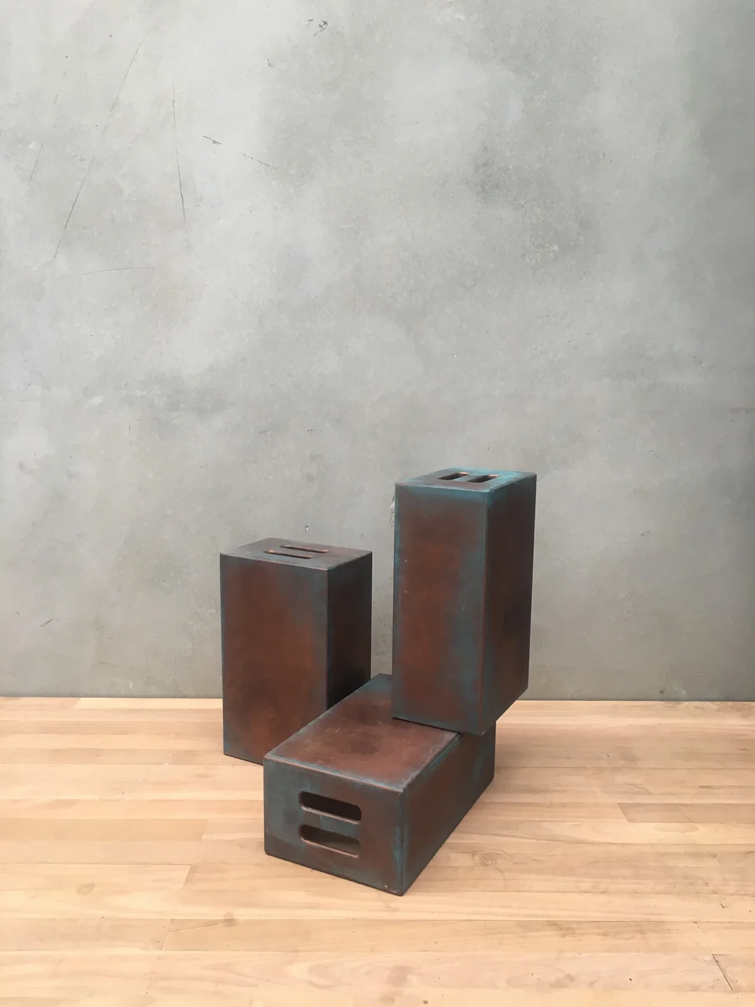 300 X 200 X 500 FULL APPLE BOXES RUST / TEAL