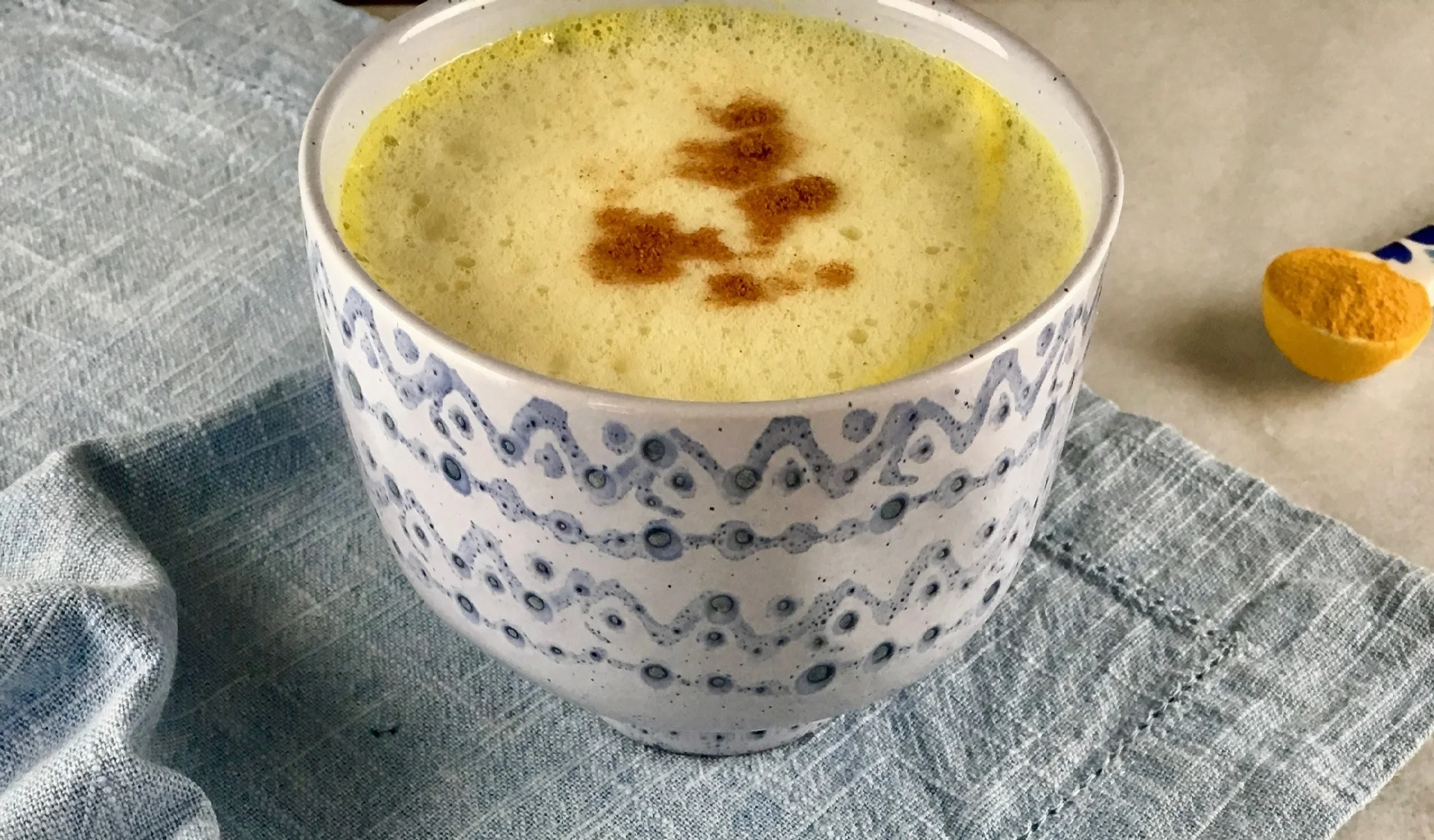 Златно мляко - лековитият елексир от Аюрведа