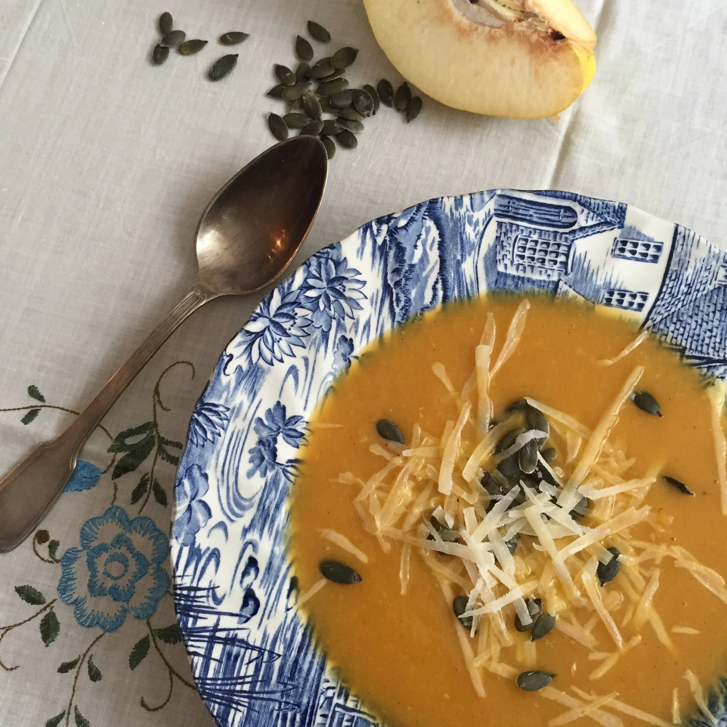 Крем супа от моркови с пармезан