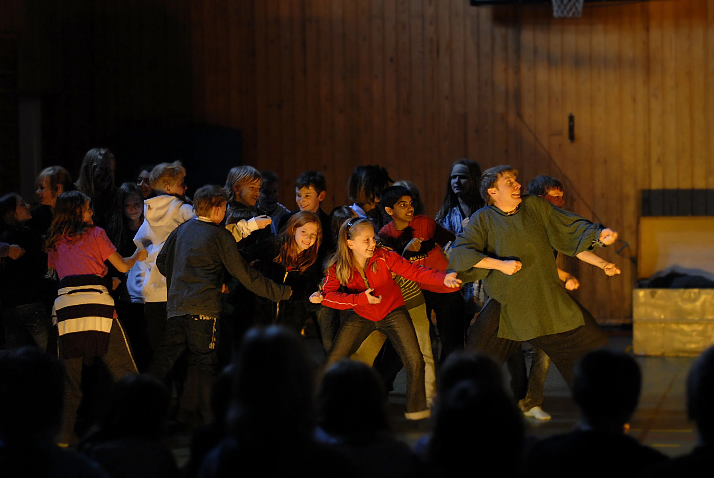 pusselteater-dragkamp.jpg