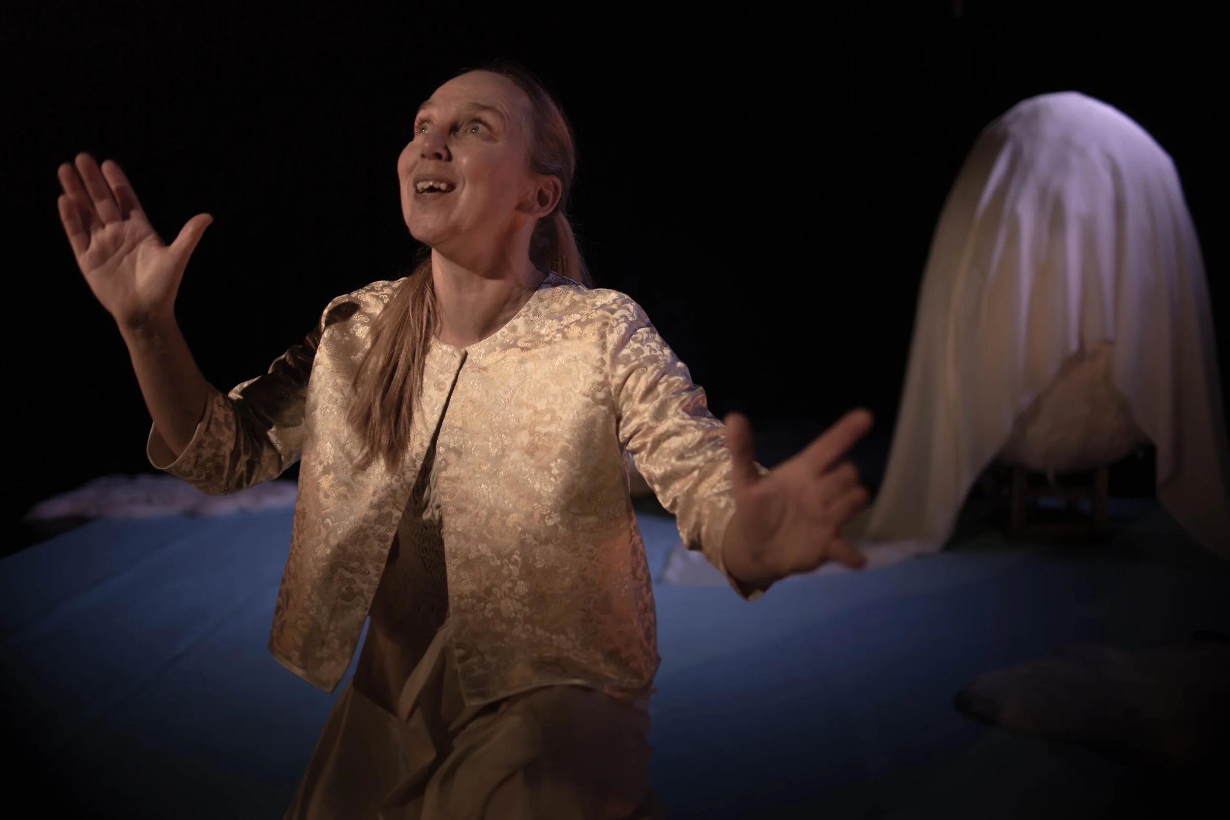 Elin talar ut guldigare.jpg