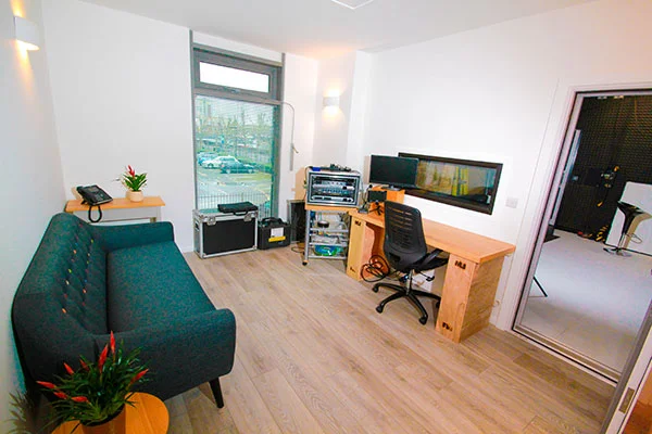 The green room featuring gallery area