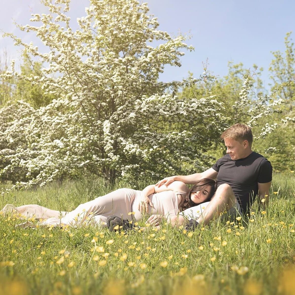 Maternity outdoor sessions are the best!

The wildflowers are up and there is no better time to do them! Message me to book your maternity session before the flowers go!

Hair and makeup by Tracey Curnock Professional Hair &amp; Makeup Artist

#muasw