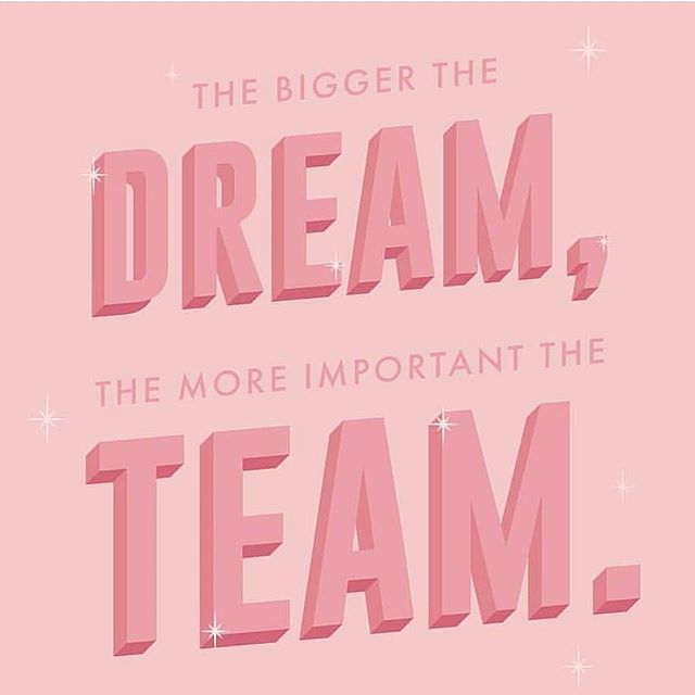 Sending love from our glow babe team to yours!
💎
💎
💎
Celebrate special occasions with your faves by booking double Airbrushes or Sip-N-Spray party of 5 babes or more🍾
