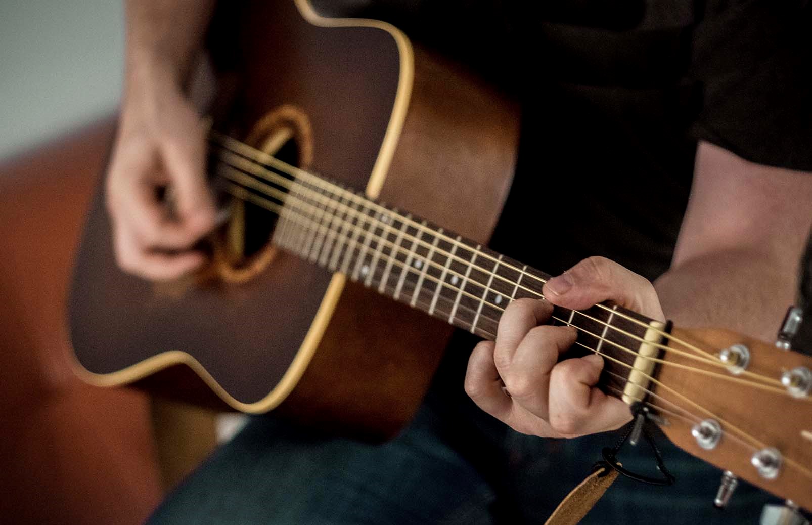 IG ADS - How To Play Guitar For Beginners.jpg