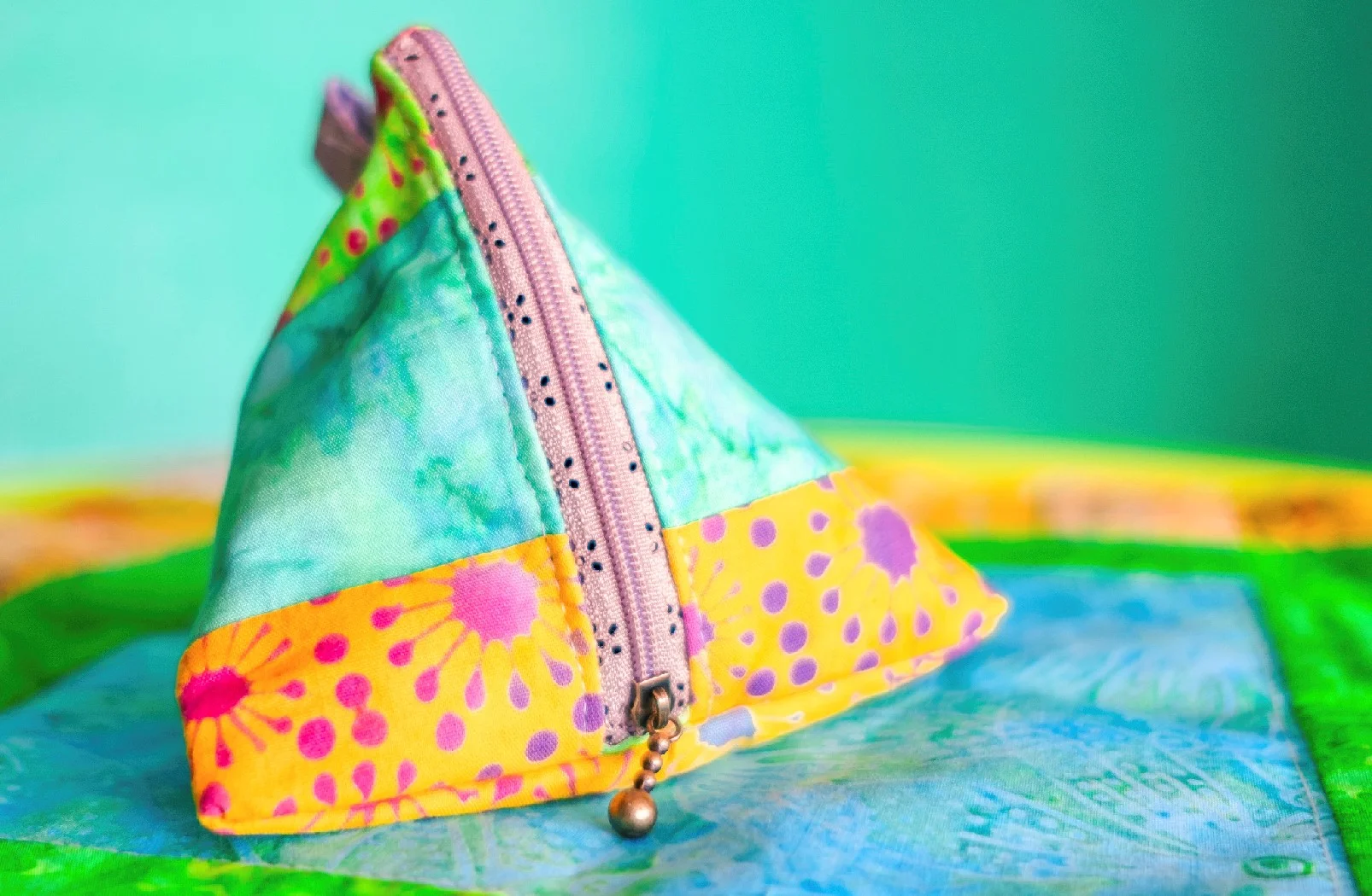 TriangularPouch_IGAd_1 (1).jpg