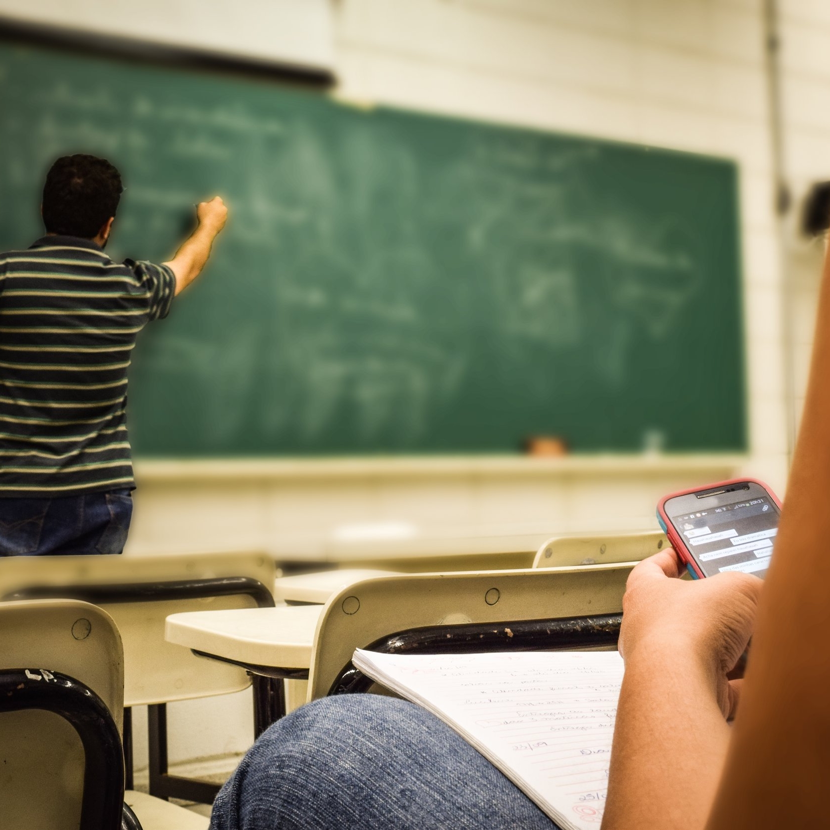 cellular-education-classroom-159844.jpeg