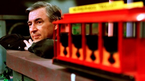 fred-rogers-e2033b010b229e9d.jpg