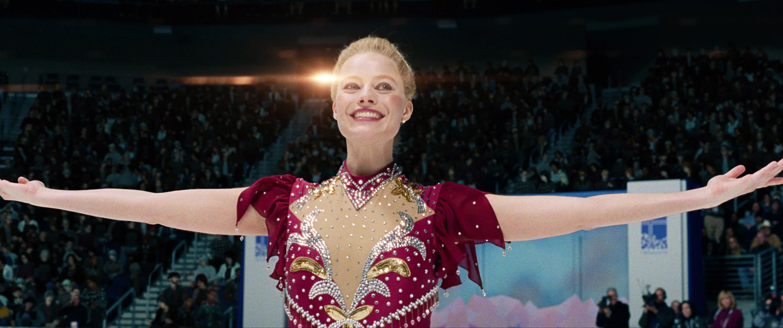 i-tonya-margot-opener-e989891b-e7fc-4d39-864d-3e990c035bdd.jpg