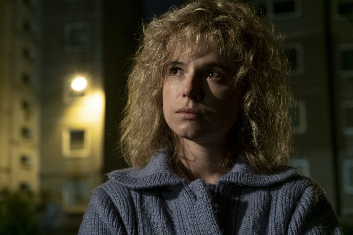 Jessie Buckley as Lyudmilla Ignatenko.