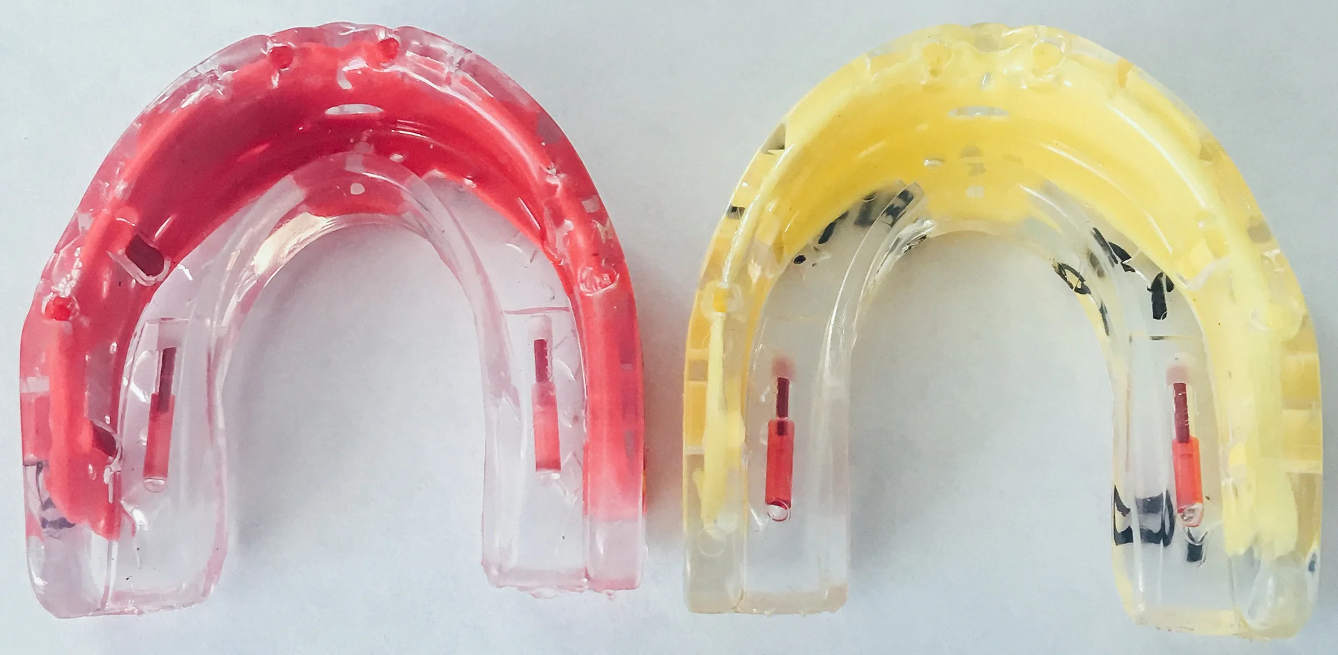  Figure 4a: 75 G threshold mouthguard Figure 4b: 100 G threshold mouthguard