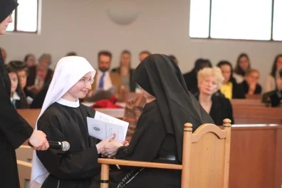 NunMakesVowsblog