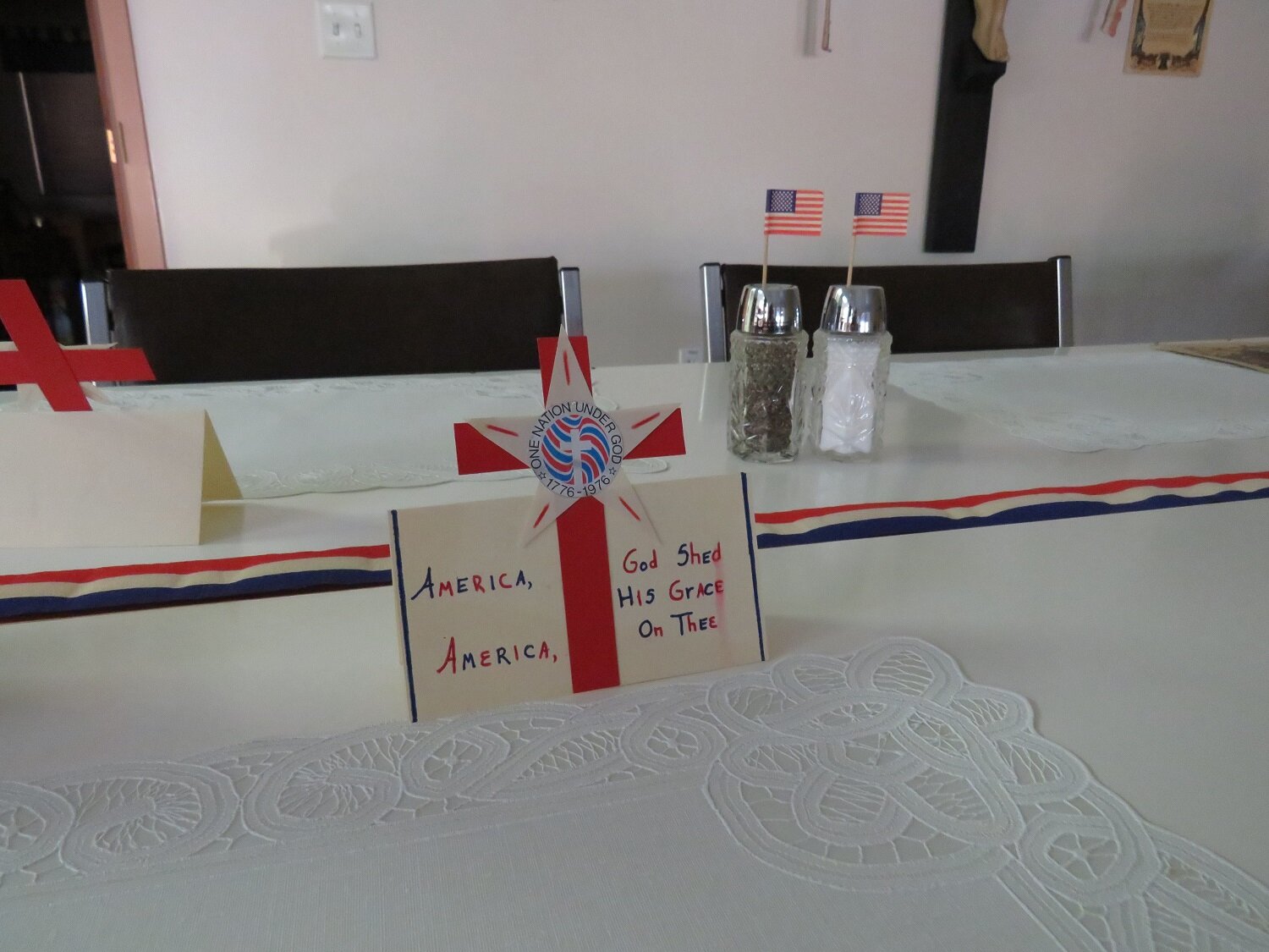  A patriotic place setting — down to the salt and pepper shakers 