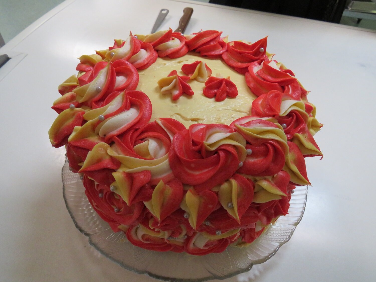  A glorious rose-themed cake for Our Lady of the Rosary! 