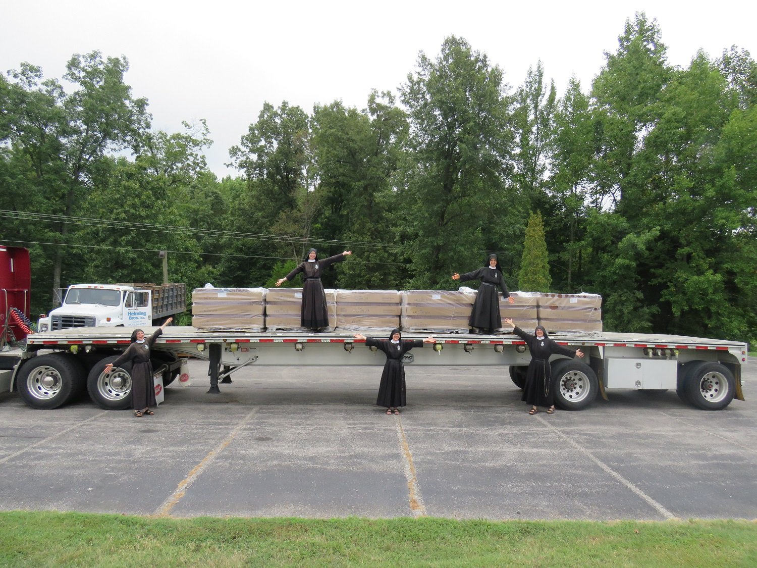  August 15 - the last shipment of roof tiles has arrived! 