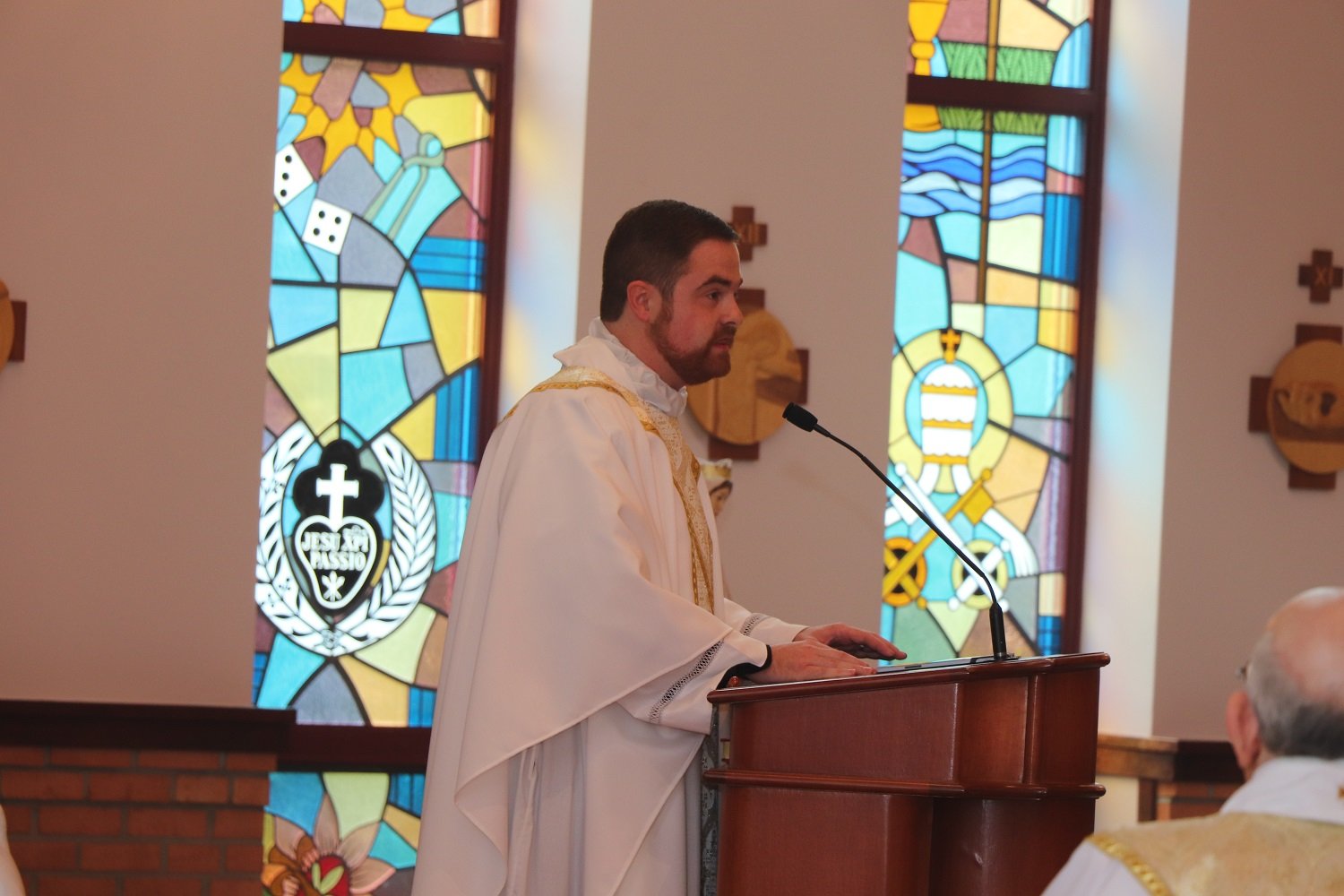  Fr. Corey Bruns gave a meaningful (and at times humorous!) homily about the importance of choosing to dwell “in the Lord’s courts.” He also underlined the significance of a providential “coincidence” — the date of the Jubilee Mass was Mother’s 50th 