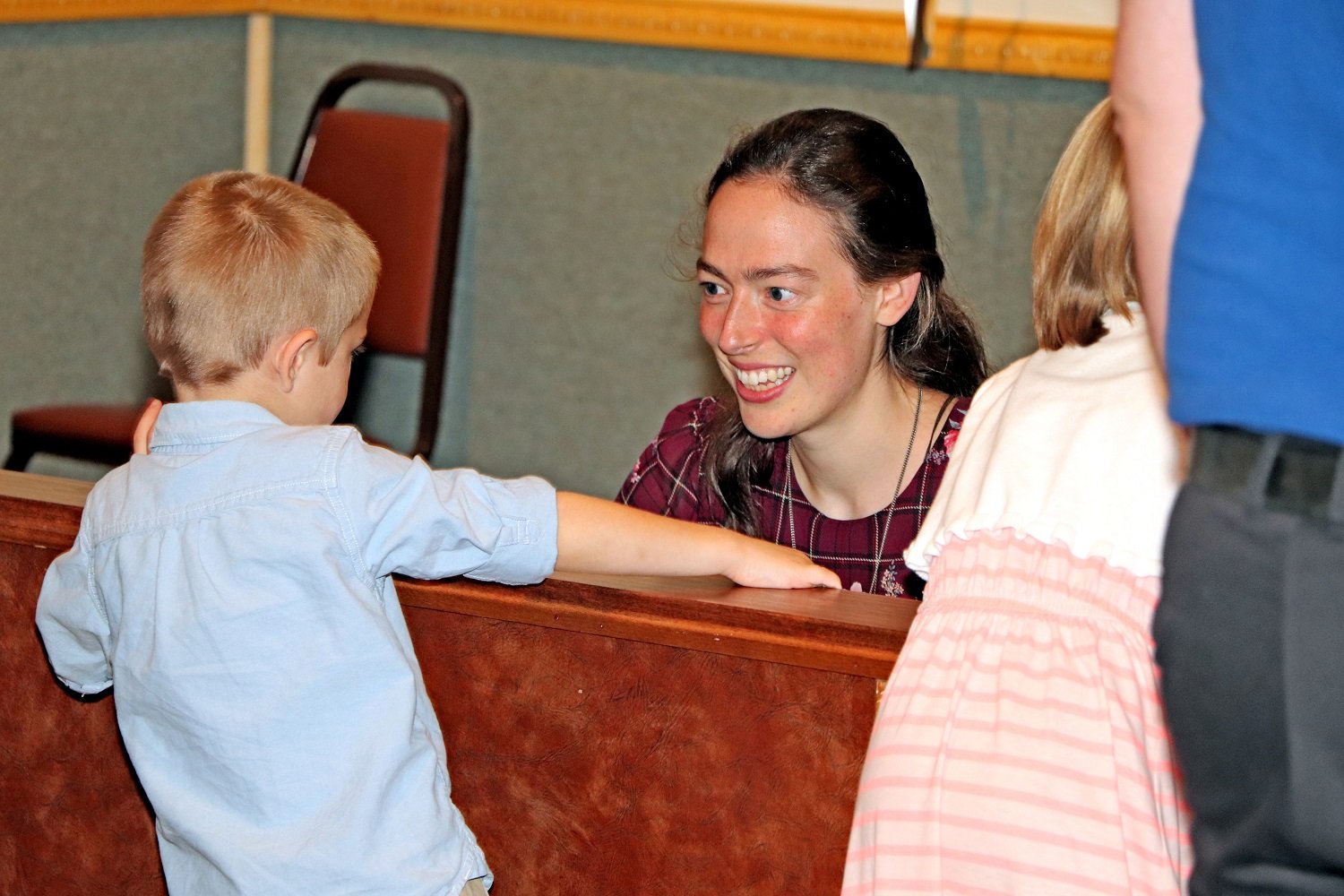  Aspirant Holly shares a conversation with little Johnny 