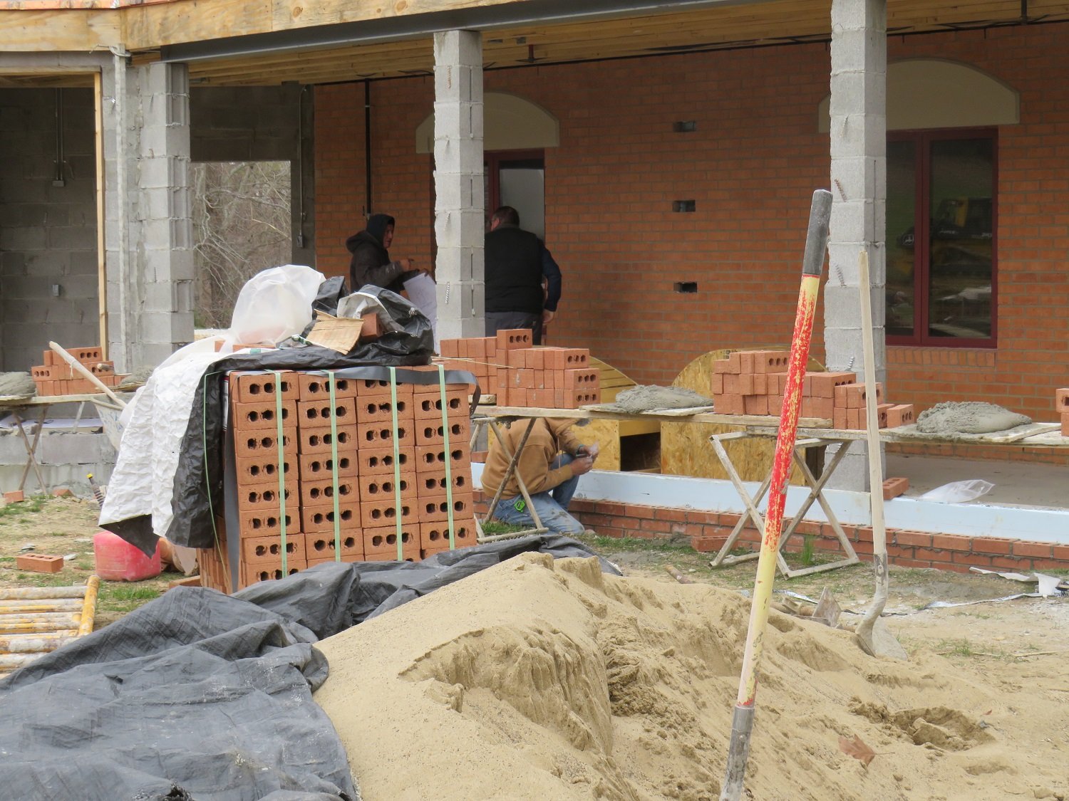  Getting started on the masonry work for the loggia 