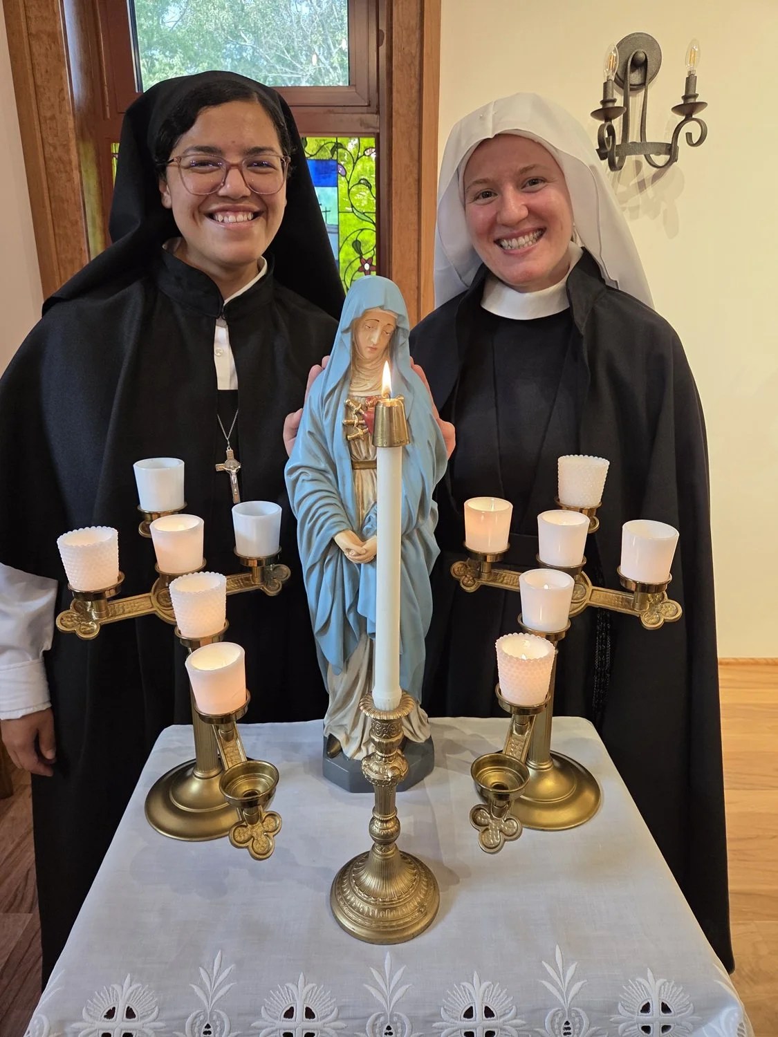  Our Lady of Sorrows, pray for our novitiate members and for all young women discerning Passionist life! 
