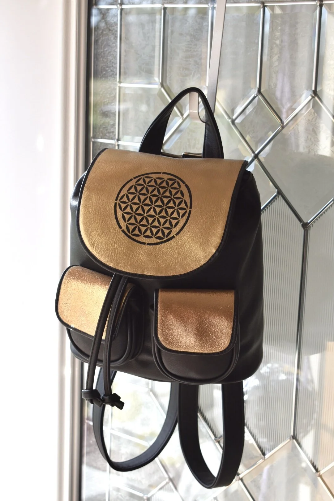 EBC6FDDD-6F66-4C9B-B3BC-7907FFCA3259