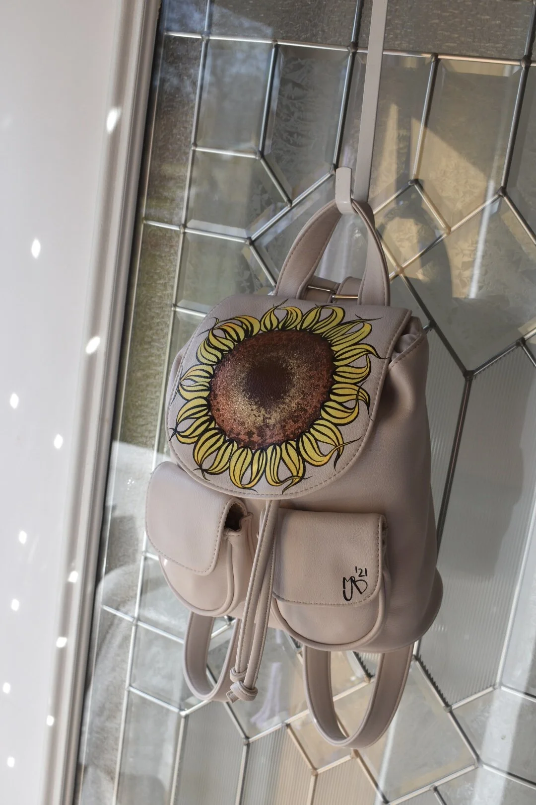 9F4E941C-0A5C-40F3-B76A-A3D60C4E6417