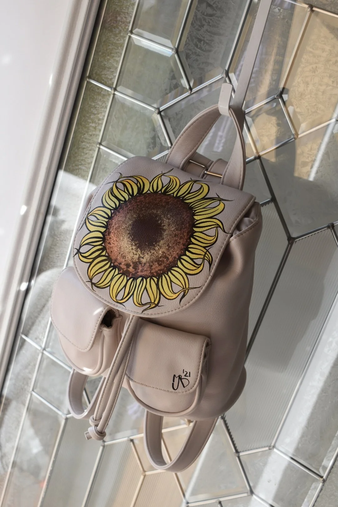 4AE19B76-5B0B-4DE2-8E04-59AA4C31A2CC