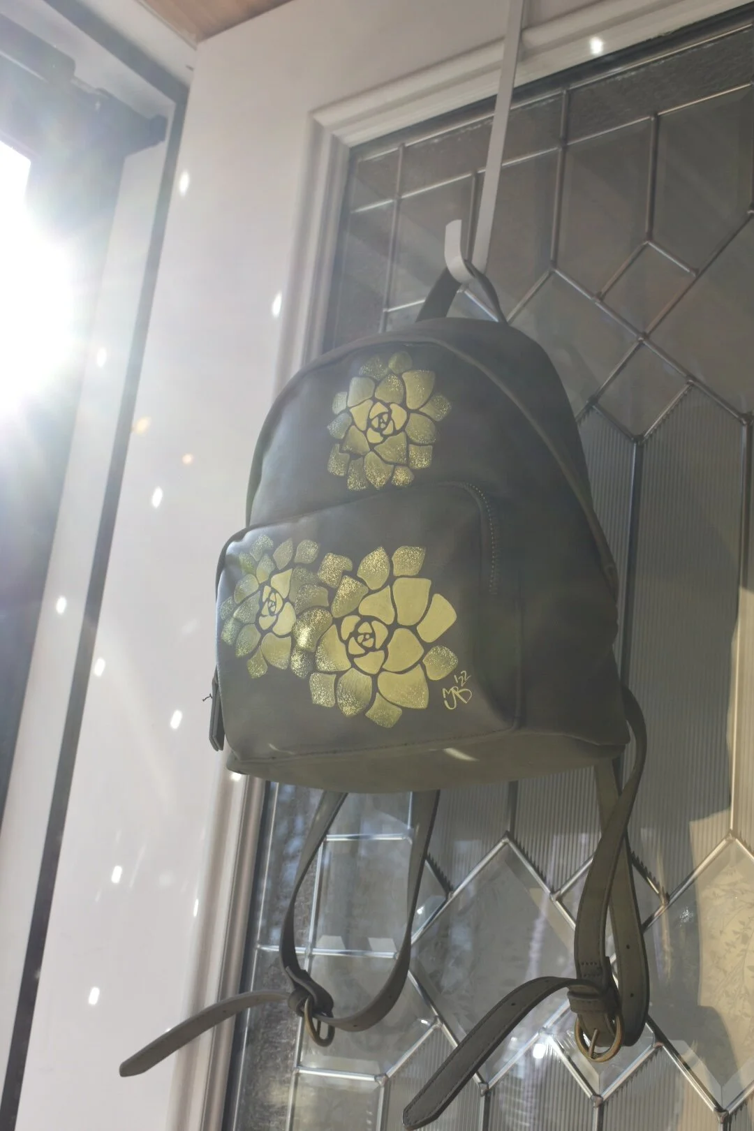 02F07F8C-0C65-4EA3-8A83-B8384BE3FD75