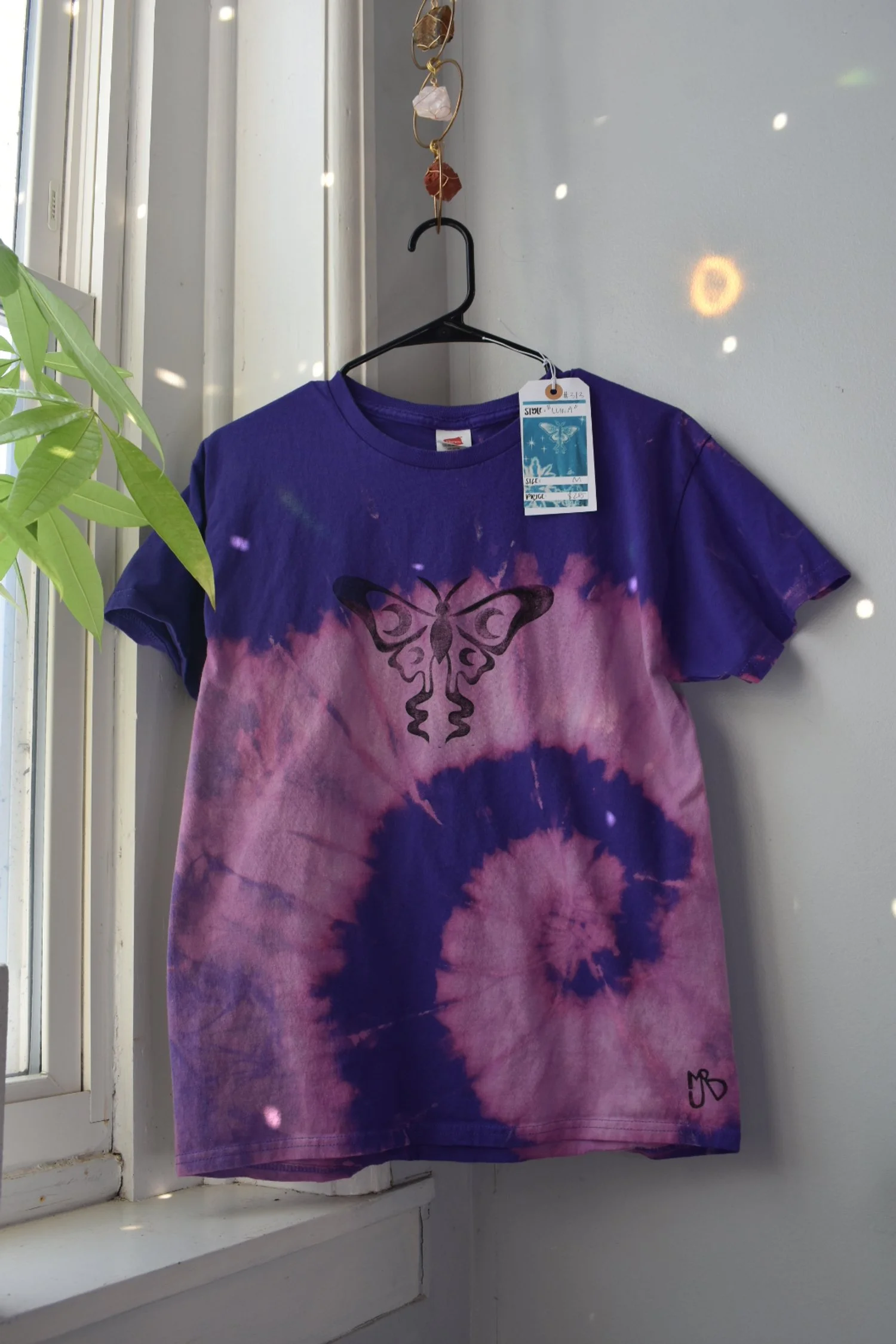 MEDIUM “Luna” T Shirt  (#313)