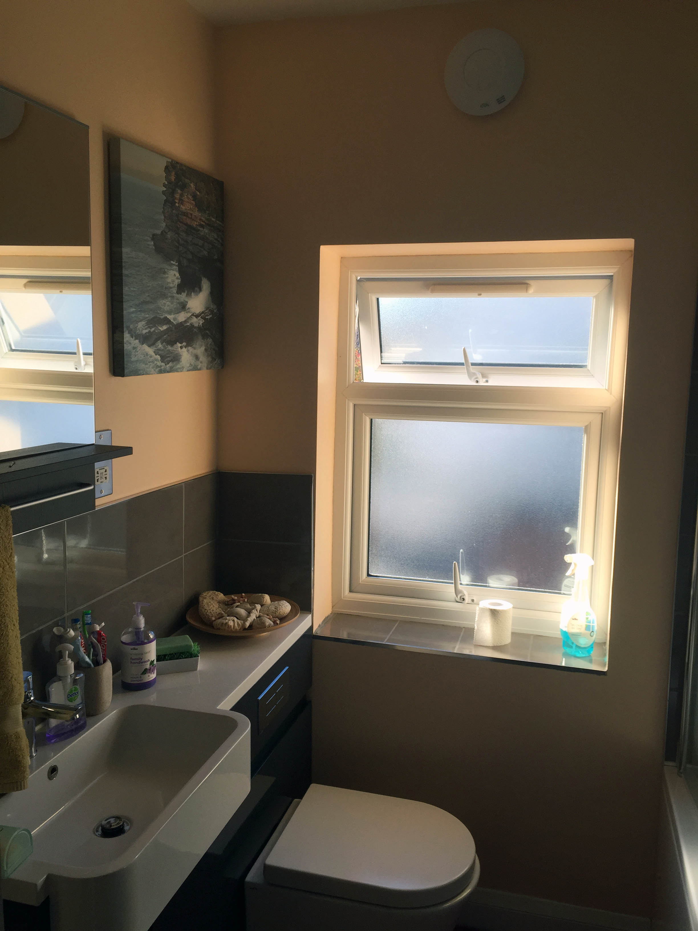 Dilapidated terraced victorian property. Extended and developed to include additional loft space in the second floor with ensuite and extended kitchen in the ground floor. Other works included total refurbishment of the property. (2017)