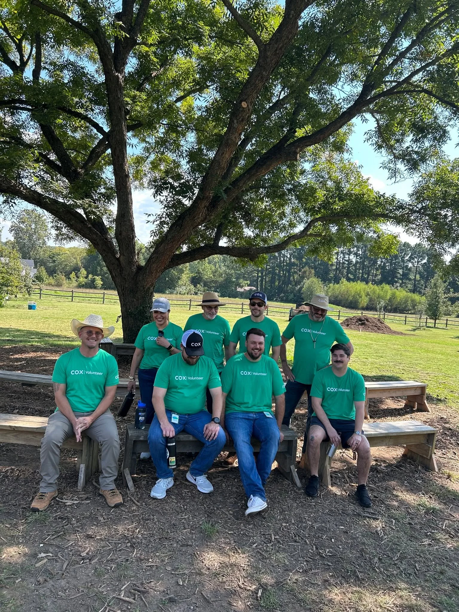 🌱 We're proud to spotlight @coxcommunications  for their incredible volunteer support as well as their financial support through the Cox Charities - Arkansas grant program! Thanks to their generosity, more families in Northwest Arkansas are gaining