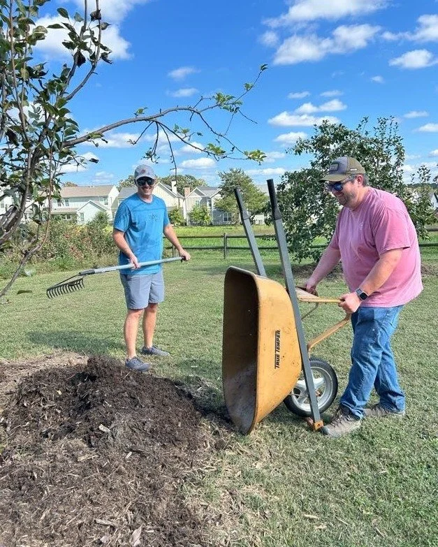 🍂 Fall planting season is here! 🌱

Want to get your hands in the soil and help something good grow? Join us at Apple Seeds Teaching Farm in Northwest Arkansas for fall volunteering!

Our farm volunteers help with hands-on seasonal tasks like planti
