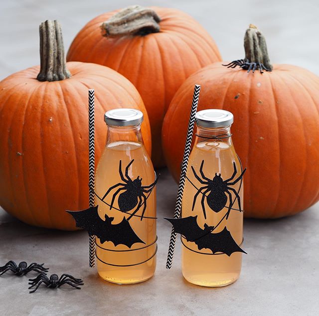 Scary bottles! Get inspired for Halloween on www.mammaverden.no