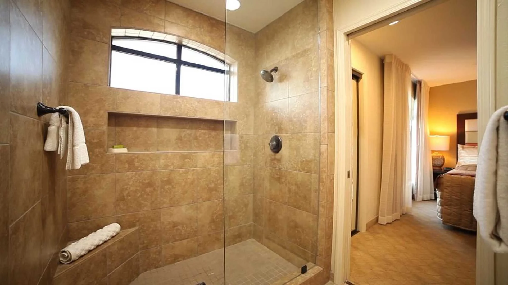 barcelona-bathroom.jpg.1920x0.jpg