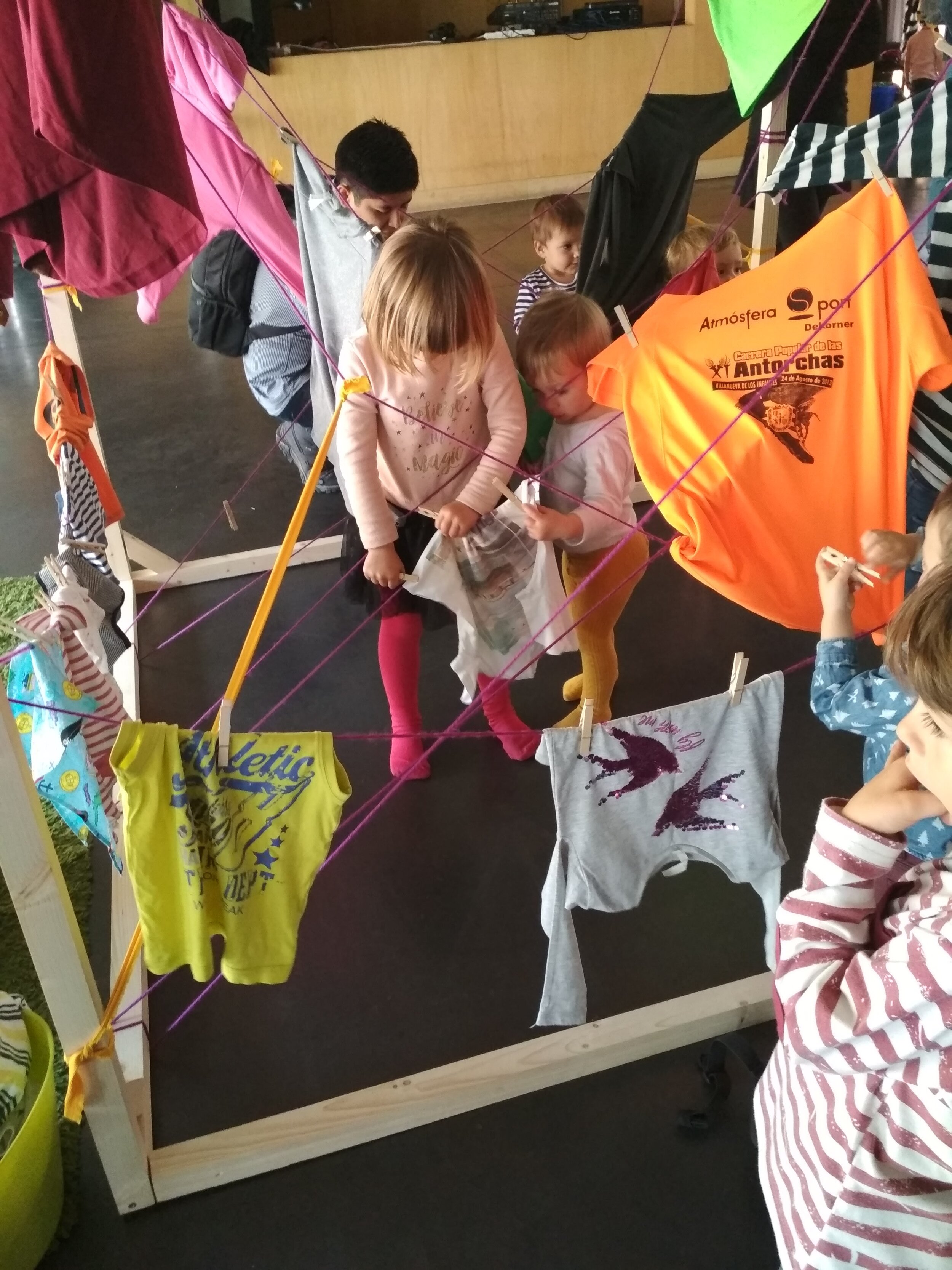 La Regadera. Jugar con Ropa