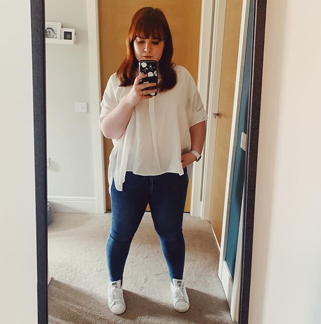 Today&rsquo;s #OOTD

Picked up this super comfy top in the Cos sale - got it at half price with one in blue too! 
Top: @cosstores (sale)
Jeans: @topshop Jamie jeans (old)
Shoes: @adidas Stan Smiths (navy) 
#ootdshare #wiwtoday #minimalistfashion #min